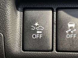 【スマートアシスト】走行中に前方の車両等を認識し、衝突しそうな時は警報とブレーキで衝突回避と被害軽減をアシスト。より安全にドライブをお楽しみいただけます。
