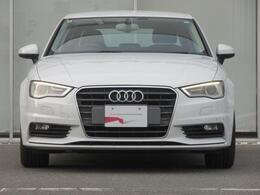 《認定中古車納車前点検100項目・高度な訓練・教育を受けたアウディ専任メカニックが、100項目に及ぶ精密な点検を実施いたします。》