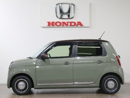 アッシュグリーメタリックとブラウンのツートンです。