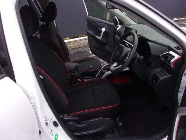 大きな窓で視界が良く運転がしやすいです