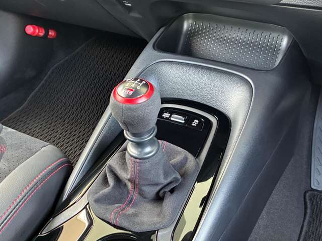 もちろんミッション車です。