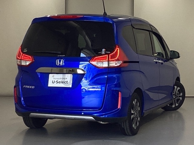 Honda認定中古車 U-Selectは3つの安心をお約束します。　1　Hondaのプロが整備した安心。 2　第三者機関がチェックした安心。　3　購入後もHondaが保証する安心。