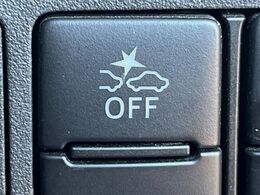 【スマートアシスト】走行中に前方の車両等を認識し、衝突しそうな時は警報とブレーキで衝突回避と被害軽減をアシスト。より安全にドライブをお楽しみいただけます。