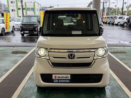 ホンダのトール型軽ワゴン車「N-BOX」♪衝突被害軽減ブレーキなどのホンダセンシングも装備しているのでもしもの時も安心♪しかもリアにはスロープ付きなので車いすも載せられます。