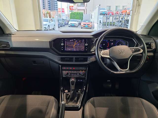 ☆洗練されたインパネ周りなので、見やすく操作しやすい☆