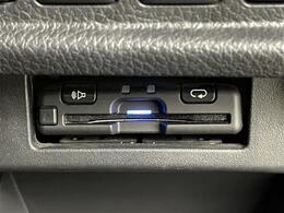 【ETC】有料道路を利用する際に料金所で停止することなく通過できる、ETC車載器（ノンストップ自動料金収受システム機器）が装備されています。セットアップを行うことで利用可能になります。