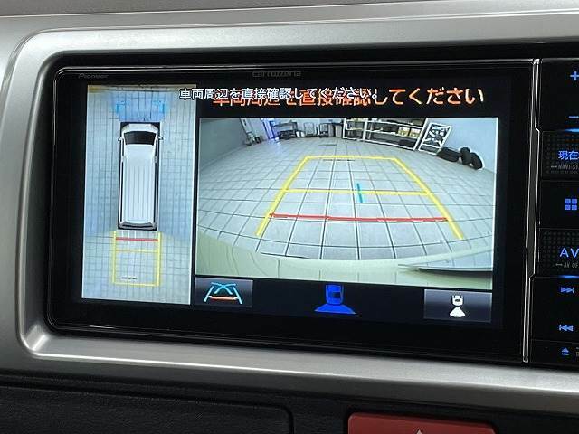 【パノラミックビューモニター】全周囲カメラで危険察知。狭い駐車場でも安心して駐車できますね。