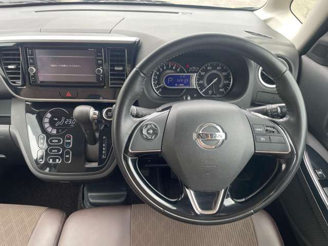 ナイスマイカーセンターには日々新しい車が入庫されてきます。もし今ある在庫の中でお気に入りの1台が無い場合でも、一度当店までご相談してみてください。入庫の予定や注文販売にて対応できるかお答えいたします。