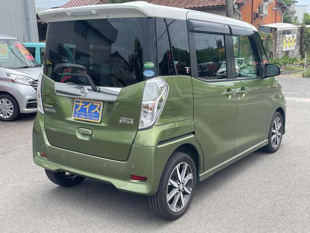公正な流通や消費者利益の保護など中古車業界の健全化を目的とした業界団体「JU」が、「お客様の立場で最適な一台をお届けする」を目的として「中古車販売士」制度があります。