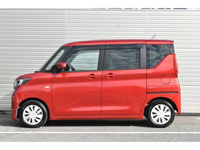 プライバシーガラス付きなので夏の陽射しも防げますし、ラゲッジスペースの荷物を見えにくくする効果もあります。