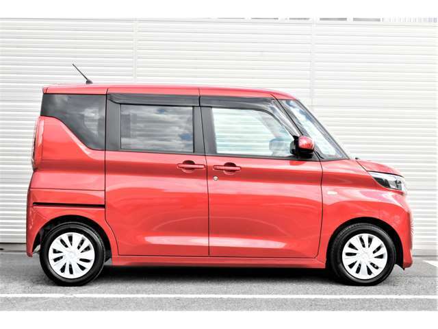 プライバシーガラス付きなので夏の陽射しも防げますし、ラゲッジスペースの荷物を見えにくくする効果もあります。