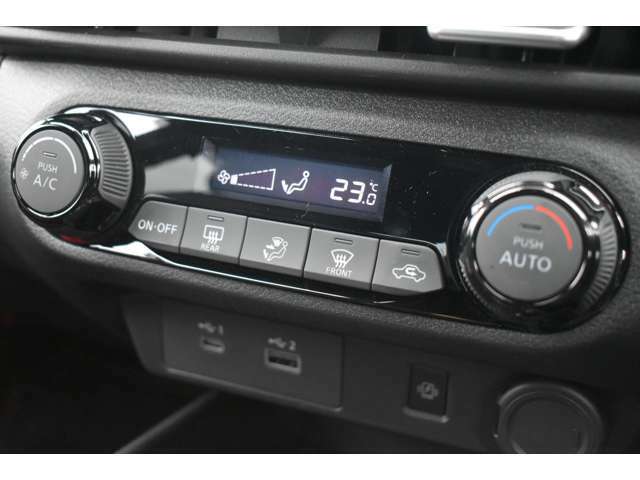 オートエアコンで温度を設定するだけで快適な車内環境を維持することができます。