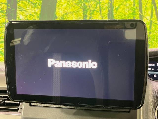 【ディスプレイオーディオ】お手持ちのスマートフォンとの連携で、ナビや音楽再生など各種アプリを使用可能。スマホに近い感覚でお使いいただけます♪