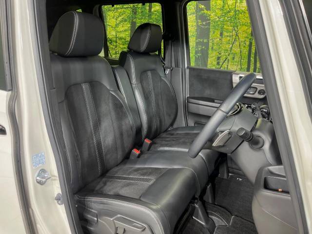 運転席シート廻りは使用感も少なく、良好な状態となっています。丁寧に使われていたことがよくわかりますね。