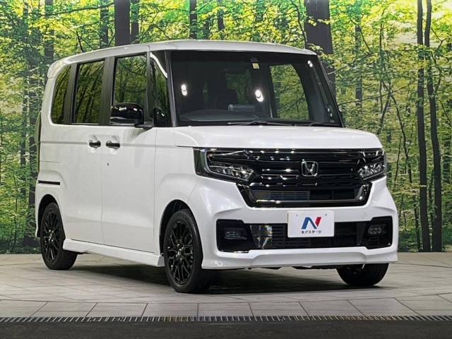 大好評のボディコーティング「弾スプラッシュコート」もご納車までに施工可能。通常のガラスコートと異なる、耐久年数6年の無機質ガラスコーティングが、ボディをキレイな状態に保ってくれます。