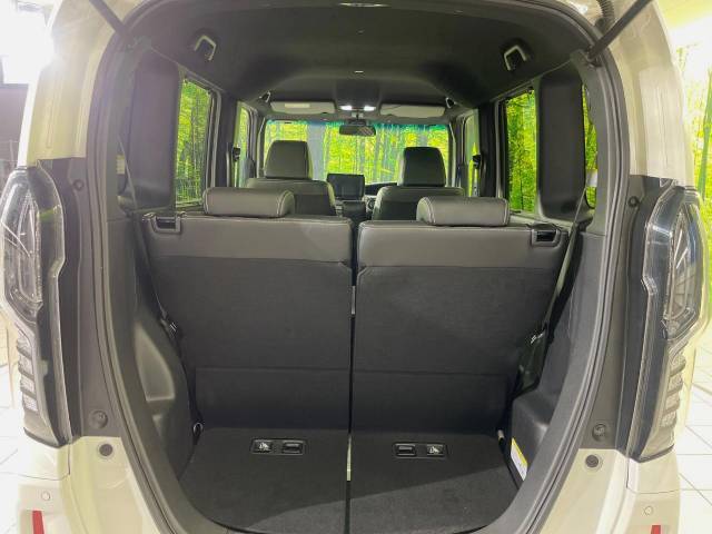普段のお買い物や通勤、送迎等に十分な荷室スペースを確保しております。セカンドシートを倒すと、大きな荷物の積載も可能です♪