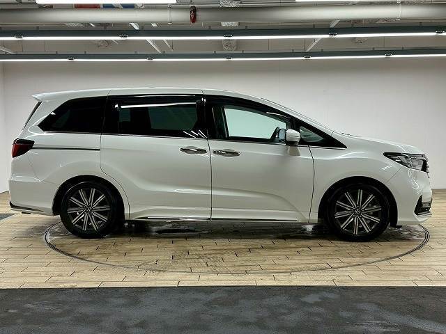 お車ご成約時の付帯率は驚きの90％OVER。GOOD　SPEED自慢のスーパーガラスコーティング。見違えるほどの輝きを放ち、納車後のメンテナンスも楽々。是非一度お試し下さい。