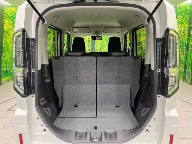 普段のお買い物や通勤、送迎等に十分な荷室スペースを確保しております。セカンドシートを倒すと、大きな荷物の積載も可能です♪