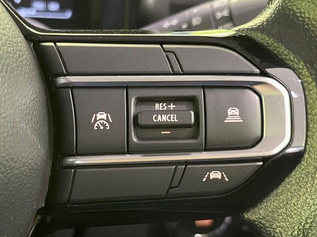 【アダプティブクルーズコントロール】高速道路での長距離走行が楽に！！自動で速度を保つクルーズコントロールが、衝突軽減システムと連携し、前方の車両を感知して車間を保つように速度調節してくれます！！