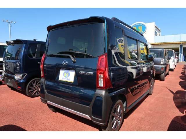 オートベル東バイパス店・オートベル浜線バイパス嘉島店・オートベルサンロードシティ人吉店の熊本県下3店舗に総在庫常時800台以上を展示しております。