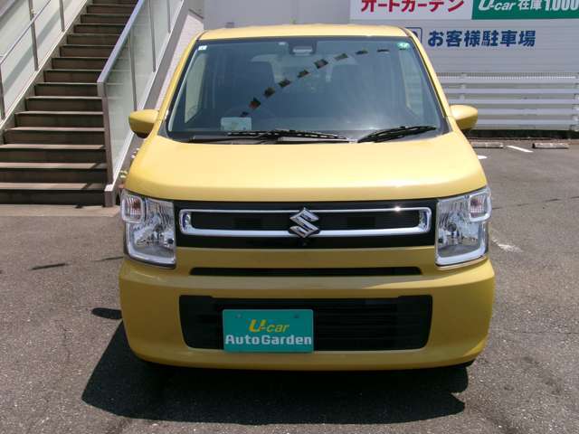 フロントガラスが大きく視界が広いので運転しやすいお車です。