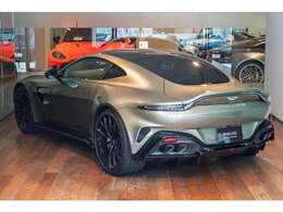 4.0L V8ツインターボ、665PS　800Nmのエンジンを搭載軽快かつパワフルな走りを存分にお楽しみください。