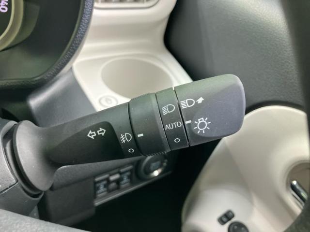 WECARSの展示場では実際に見て、触ってお車をお選びいただけます！知識の豊富な営業スタッフが様々なカーライフをご提案いたします！