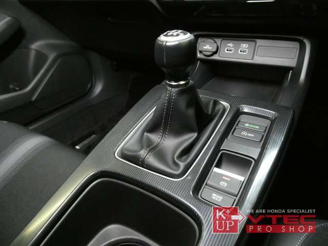 SEEKERスーパーシフトが装着済み。ショートストローク化でクィックな変則操作を可能に。