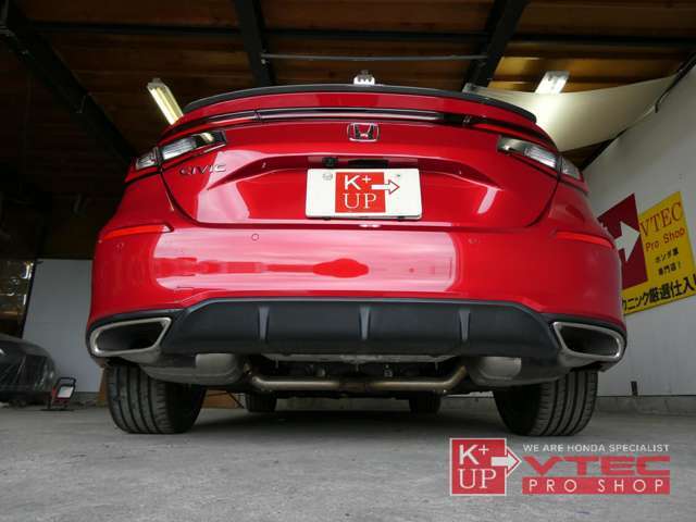 吸排気系はフルノーマルです。ご希望有れば別途社外マフラーへの交換も可能です。SEEKER・無限・SPOONなど各種お取り扱いございます。