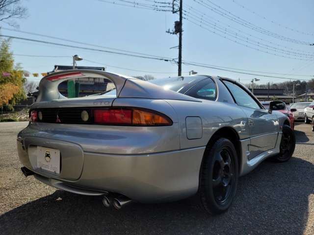 ビッグボディにV6　3Lエンジンを横置き搭載、フルタイム4WDの駆動方式が与えられたハイパフォーマンスビッククーペがGTO！！