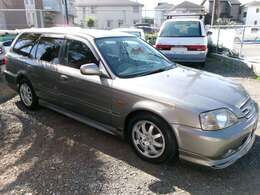 目立つ傷や色褪せ無く心地好い状態を維持されております☆実走行、修復歴無し、2.0GX B20B 純正フルエアロ、無限NRアルミホイール、ローダウン。海外ではEKシビックワゴンなんて言われて話題になってますね。