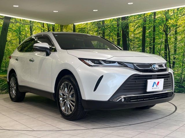 大好評のボディコーティング「弾スプラッシュコート」もご納車までに施工可能。通常のガラスコートと異なる、耐久年数6年の無機質ガラスコーティングが、ボディをキレイな状態に保ってくれます。
