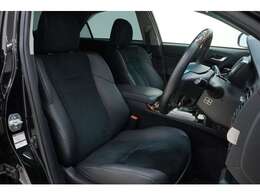 年式を感じさせない無い内装で御座います！マークxならではなシンプルな内装に仕上がっております！！