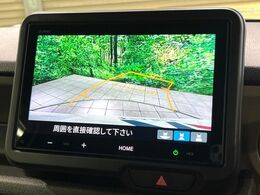 【バックカメラ】駐車時に後方がリアルタイム映像で確認できます。大型商業施設や立体駐車場での駐車時や、夜間のバック時に大活躍！運転スキルに関わらず、今や必須となった装備のひとつです！