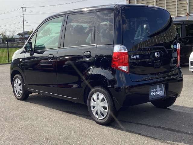 展示車になる工程で室内のクリーニングをさせて頂き皆様に安心して触っていただけるよう展示させて頂いております。内外装で気になる点など御座いましたら詳細を写真などでご案内できますのでご遠慮なくお尋ね下さい