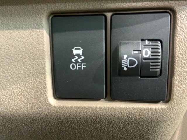 横滑り防止装置がついています。いざという時に安心ですね。