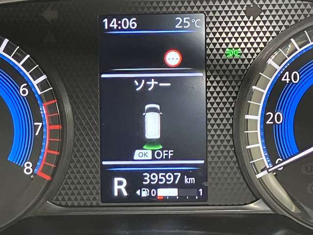 障害物を感知し知らせてくれるので安心です♪