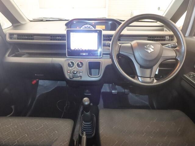 お車のご購入は　カーセブンメガ三郷店にお任せ！入庫の流通がシンプルでおトクな下取り車、買取車が多数在庫！また、とても魅力的なオークションカーも勢ぞろい♪広大な展示場に300台以上の在庫がございます♪