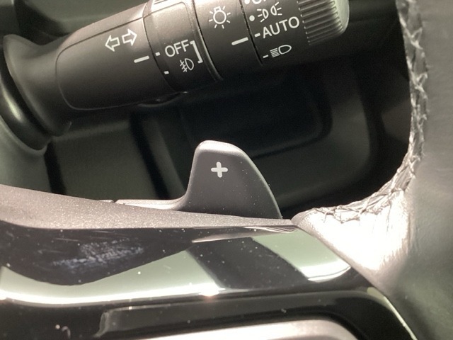 パドルシフト☆手動で変速することが出来ます♪AT車でありながら、MT車のような操作が楽しめます♪