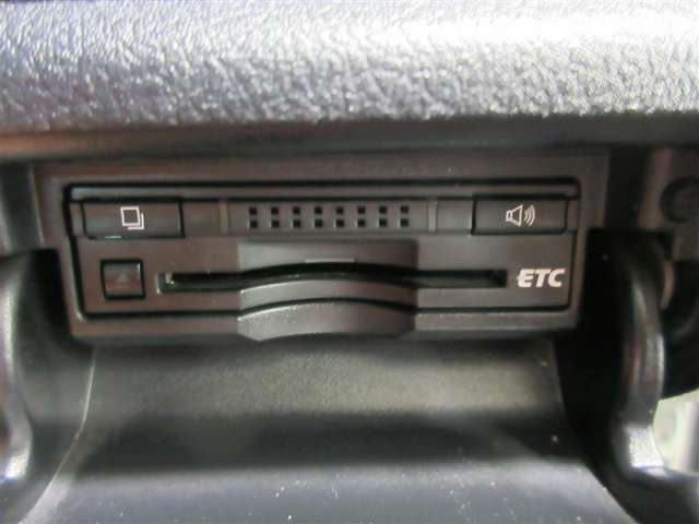 ETC車載器付きです。高速道路の料金所もスムーズに通過できます。
