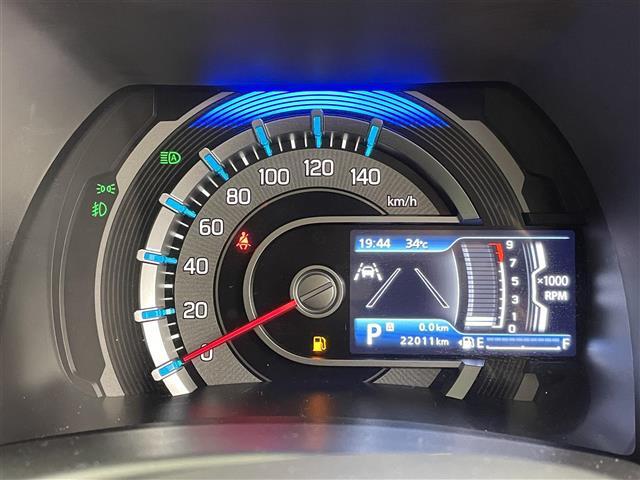 【スピードメーター】メーターがシンプルで見やすく運転しやすいですね！