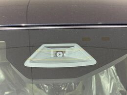 【スズキ　セーフティサポート】走行中に前方の車両等を認識し、衝突しそうな時は警報とブレーキで衝突回避と被害軽減をアシスト。より安全にドライブをお楽しみいただけます。