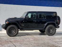 各種カスタム対応致しますので、お気軽にご相談下さい。本国より純正パーツ、社外パーツ何でもお取寄せ可能です。プロスタッフが本物のカスタムをご提案させて頂きます。