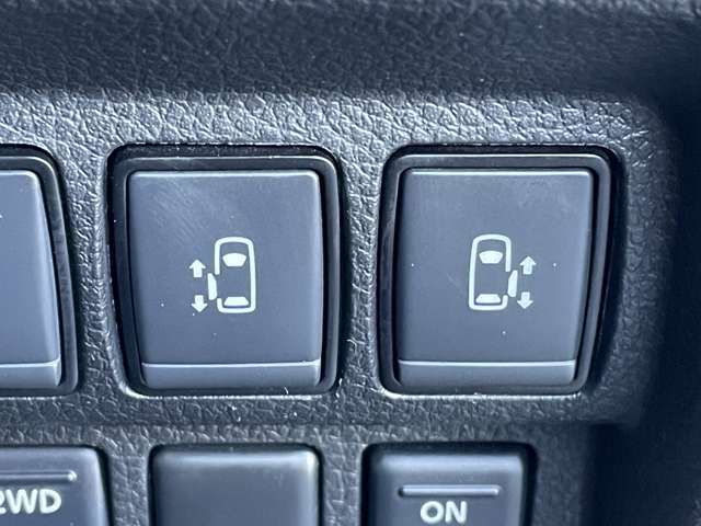 ◆【両側パワースライドドア】小さなお子さまでもボタン一つで乗り降りラクラクです！両手に荷物を抱えている状態でもボタンを押せば自動で開閉するので、お買い物やお出かけの際にはとっても重宝します！