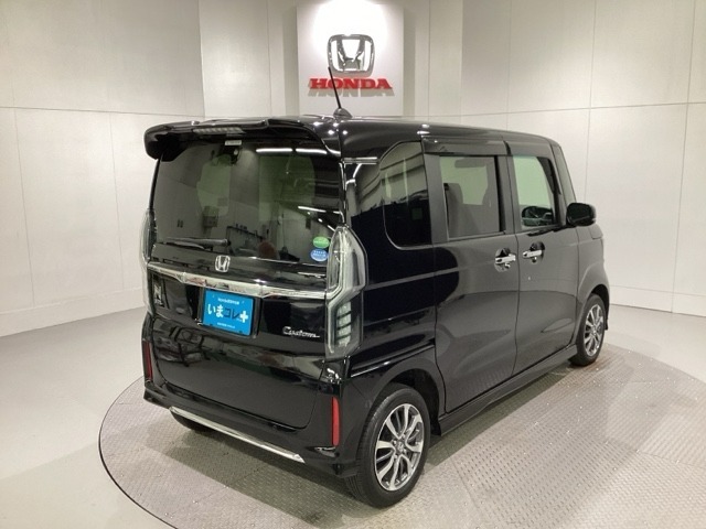 【Honda認定中古車 U-Select】　は3つの安心をお約束します。　1　Hondaのプロが整備した安心。 2　第三者機関がチェックした安心。　3　購入後もHondaが保証する安心。