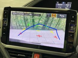 【バックカメラ】駐車時に後方がリアルタイム映像で確認できます。大型商業施設や立体駐車場での駐車時や、夜間のバック時に大活躍！運転スキルに関わらず、今や必須となった装備のひとつです！