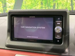 【ナビゲーション】目的地までしっかり案内してくれる使いやすいナビ。Bluetooth接続すればお持ちのスマホやMP3プレイヤーの音楽を再生可能！毎日の運転がさらに楽しくなります！！