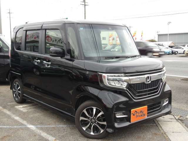 前からの右向きです。