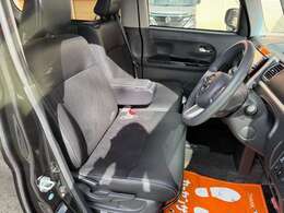 【運転席・助手席】です！実際お座りいただくのが分かりやすいと思いますので、ぜひお気軽にご来店ください♪状態もいいですよ☆