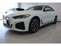 BMW i4 Edrive40 Msport入庫致しました。ご不明点・お問い合わせはお気軽に【無料専用ダイアル　0078-6002-108665】ご連絡下さい。